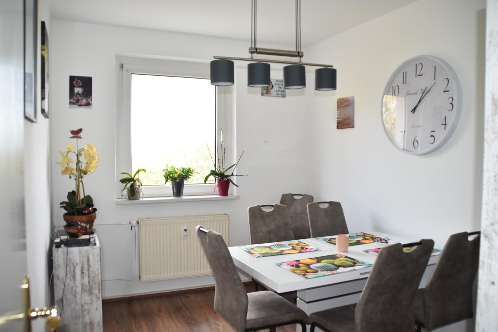 zurzeit Esszimmer