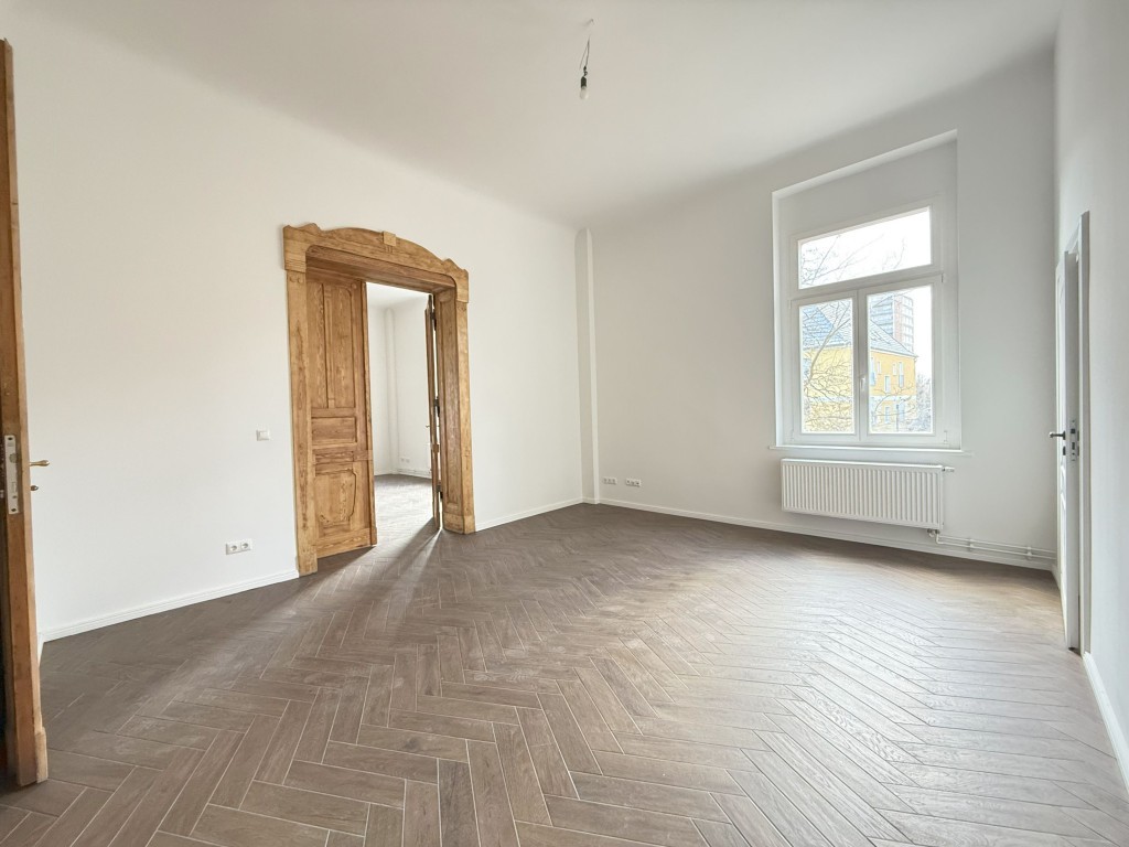 Raum 2 / Durchgang Raum 1 li + 3 re + WC